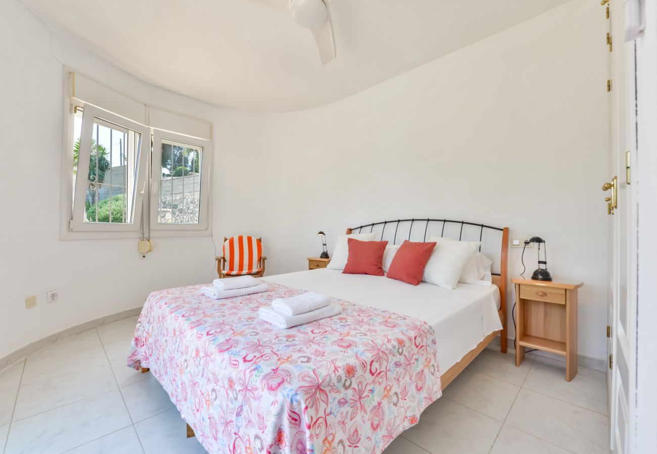 Villa in Moraira - SEBASTIAN, villa for 4 pax in Moraira and private pool. free wifi