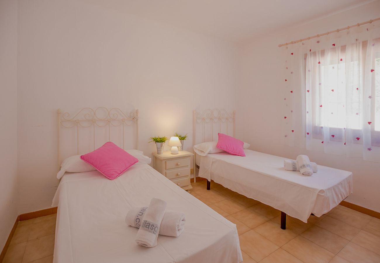 Villa in Moraira - MATISSE, Large villa in Moraira for 9 pax, private pool and free wifi