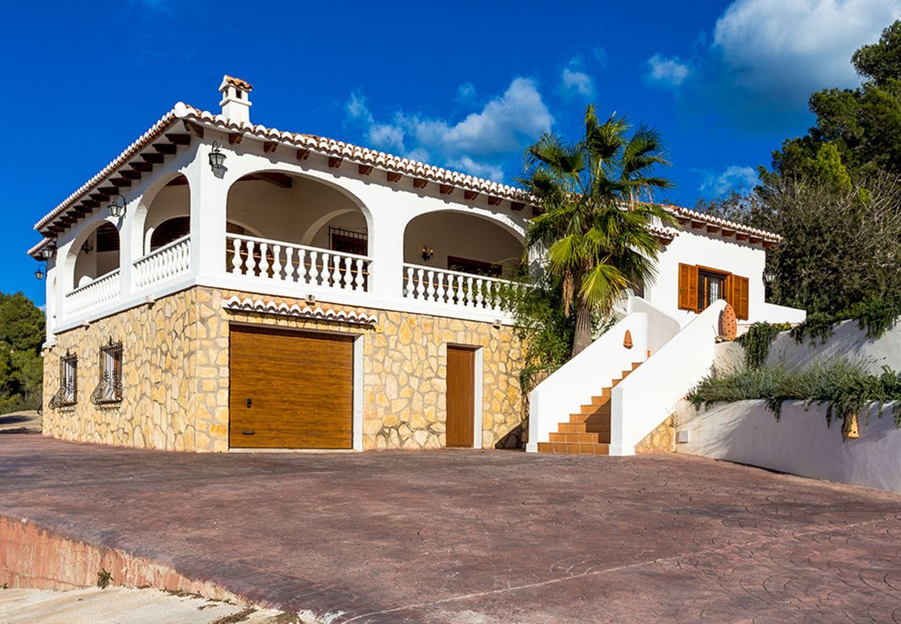 Villa in Moraira - MATISSE, Large villa in Moraira for 9 pax, private pool and free wifi