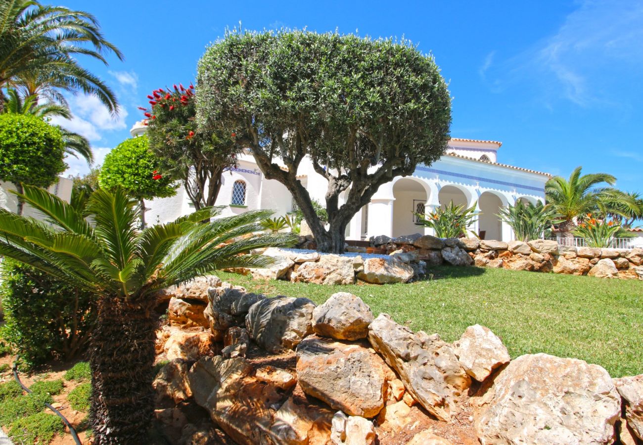 Villa in Denia - Luxurious Villa with air conditioning and pool Marquesa GU 4 People