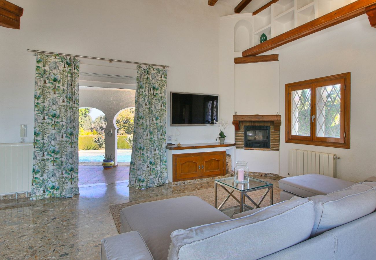 Villa in Denia - Luxurious Villa with air conditioning and pool Marquesa GU 4 People