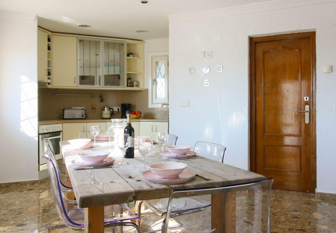 Villa in Denia - Luxurious Villa with air conditioning and pool Marquesa GU 4 People