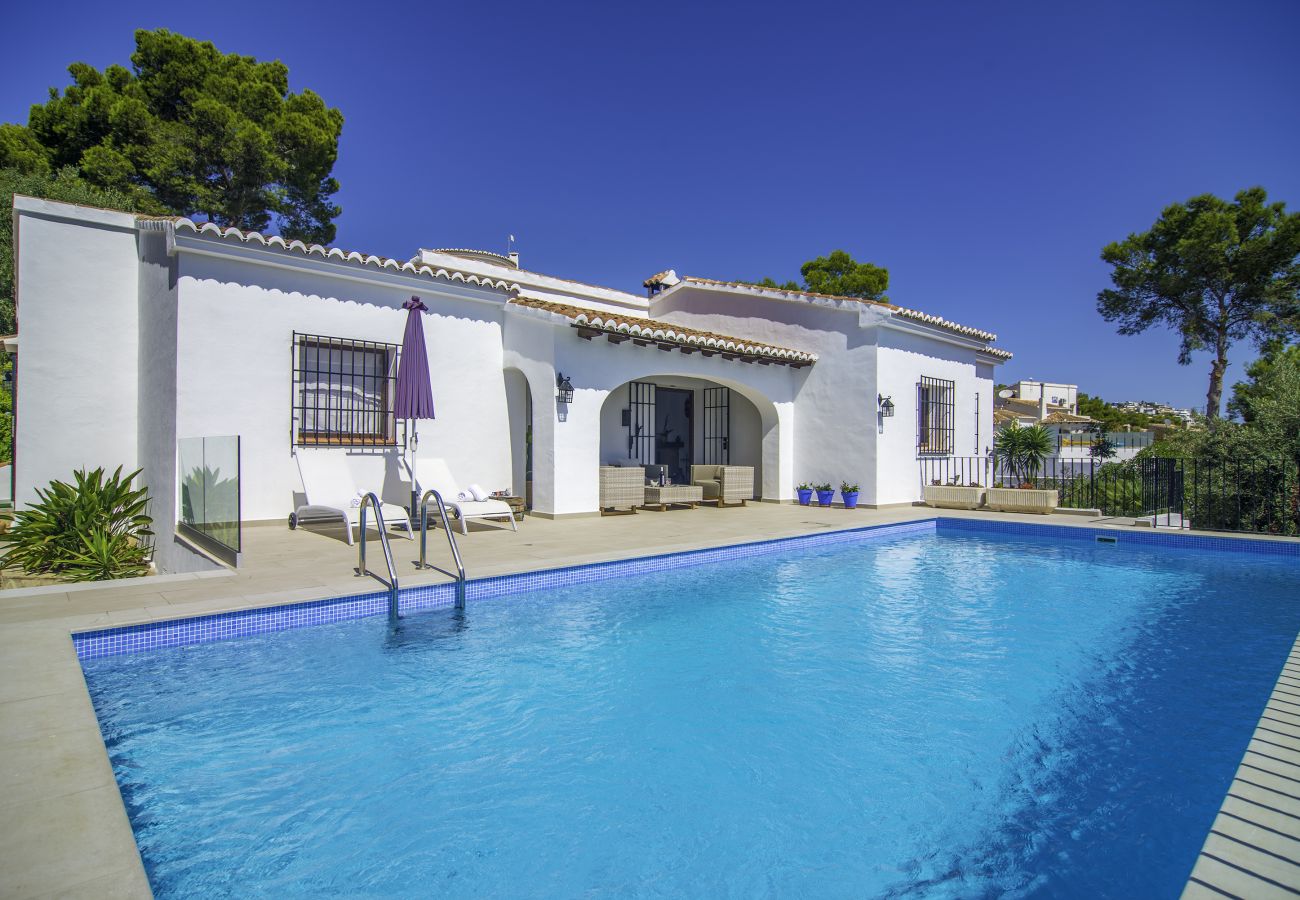 Villa in Moraira - OLGA - Welcoming and tasteful Villa with private pool and FREE WIFI for 7 people.