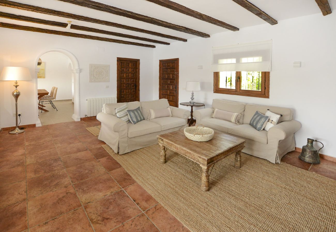 Villa in Moraira - OLGA - Welcoming and tasteful Villa with private pool and FREE WIFI for 7 people.