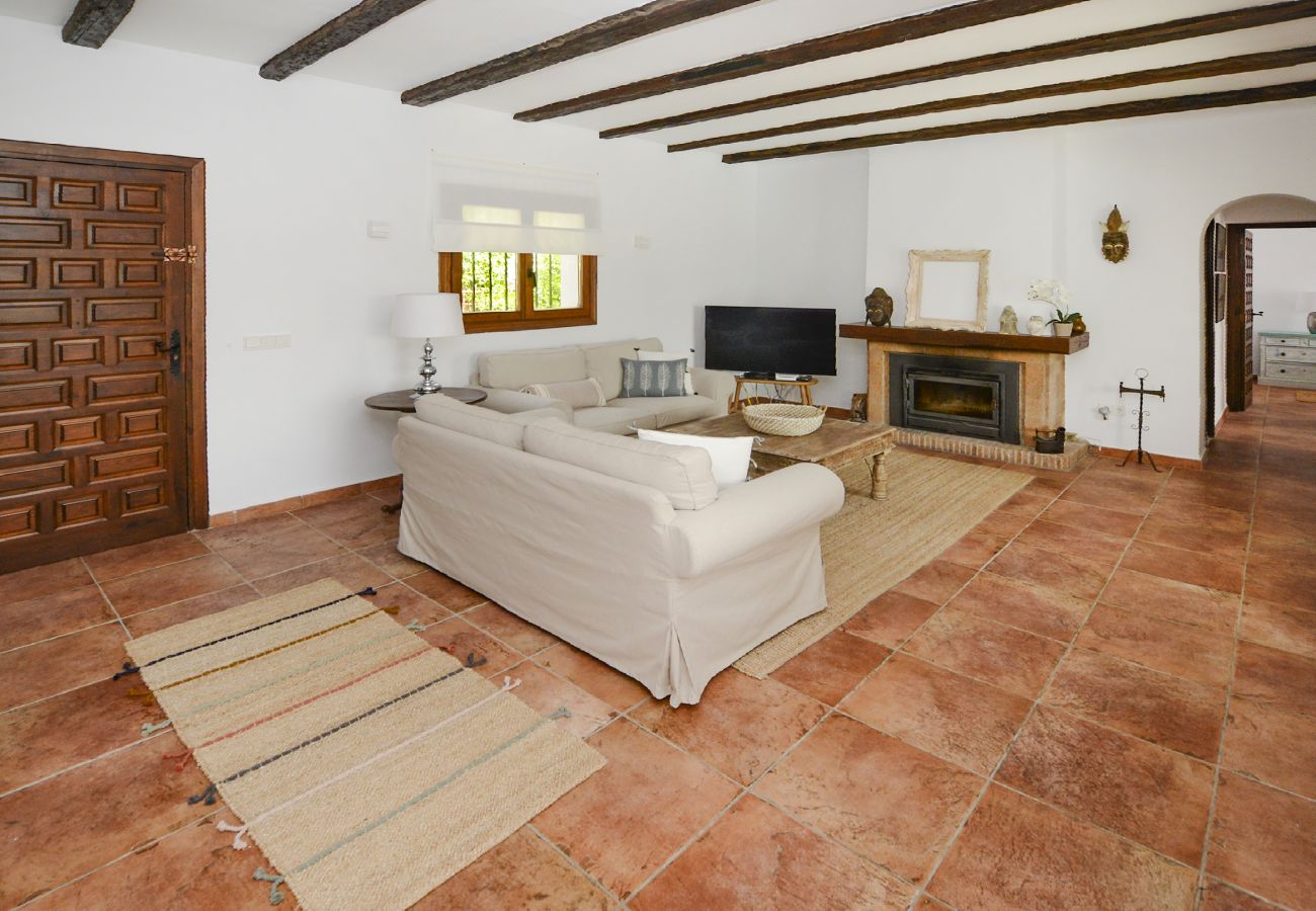 Villa in Moraira - OLGA - Welcoming and tasteful Villa with private pool and FREE WIFI for 7 people.