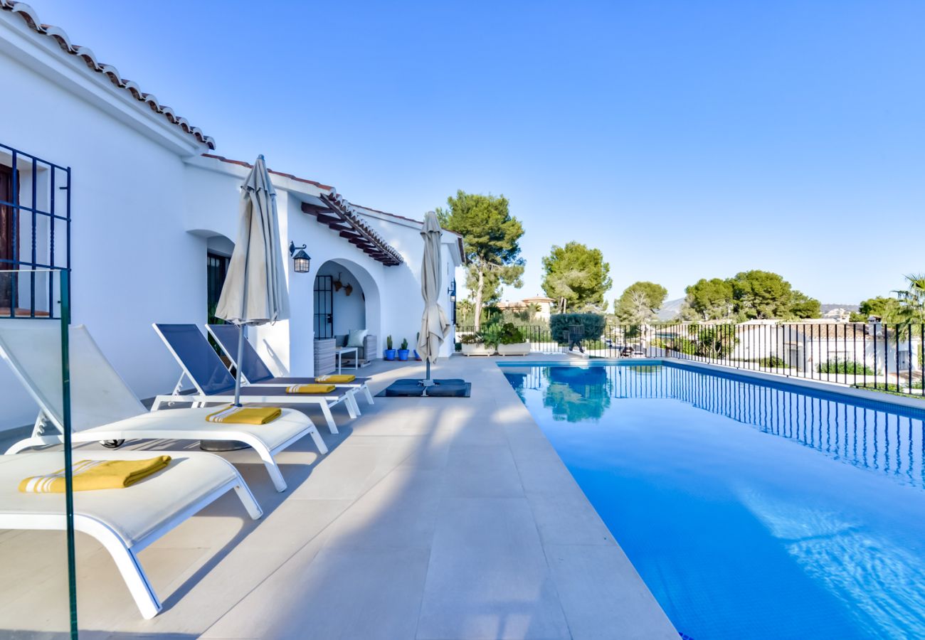 Villa in Moraira - OLGA - Welcoming and tasteful Villa with private pool and FREE WIFI for 7 people.