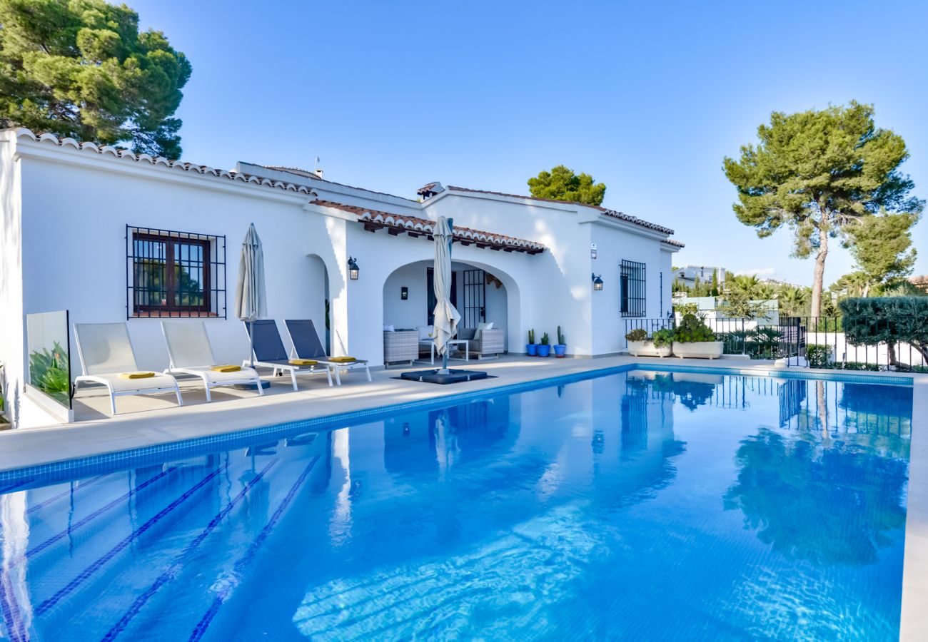 Villa in Moraira - OLGA - Welcoming and tasteful Villa with private pool and FREE WIFI for 7 people.