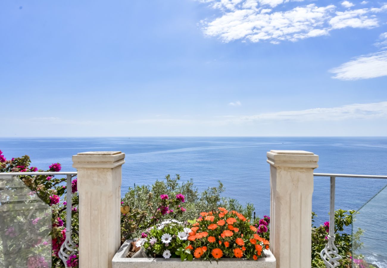 Villa in Benissa - RAPHAEL, Lovely villa for 6 pax with spectacular sea views in Benissa.free wifi