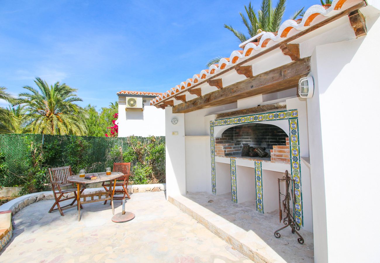 Villa in Denia - Large villa in Montgó with pool