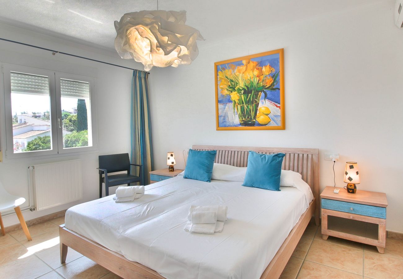 Villa in Denia - Villa with panoramic views all inclusive in Denia for 8 people