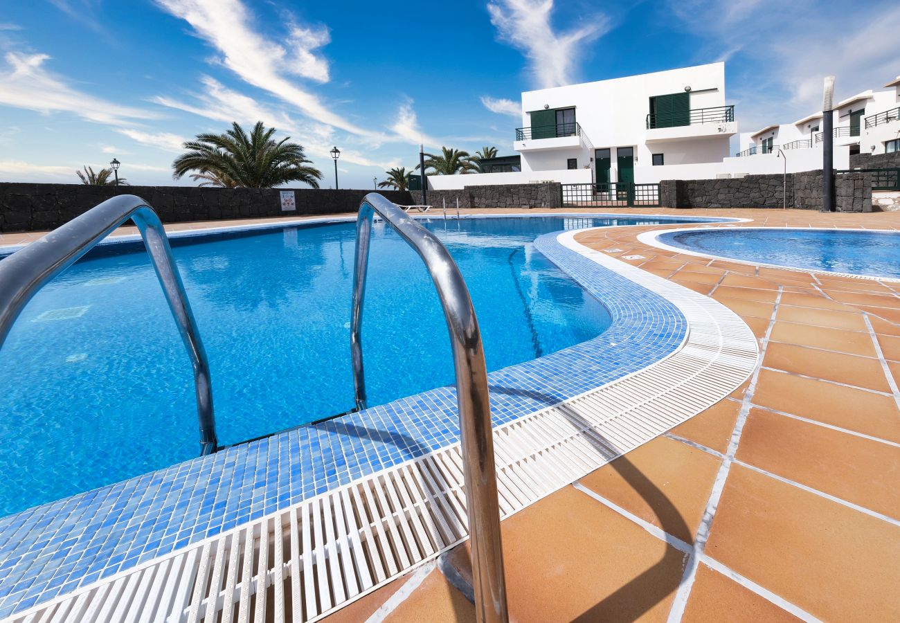 House in Costa Teguise - Casa Costa Esmeralda Plus- Pool and Relax