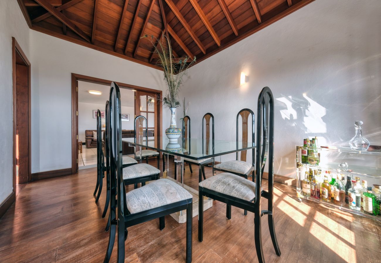 Villa in Puerto del Carmen - Villa Luciano-Oceanic Bliss