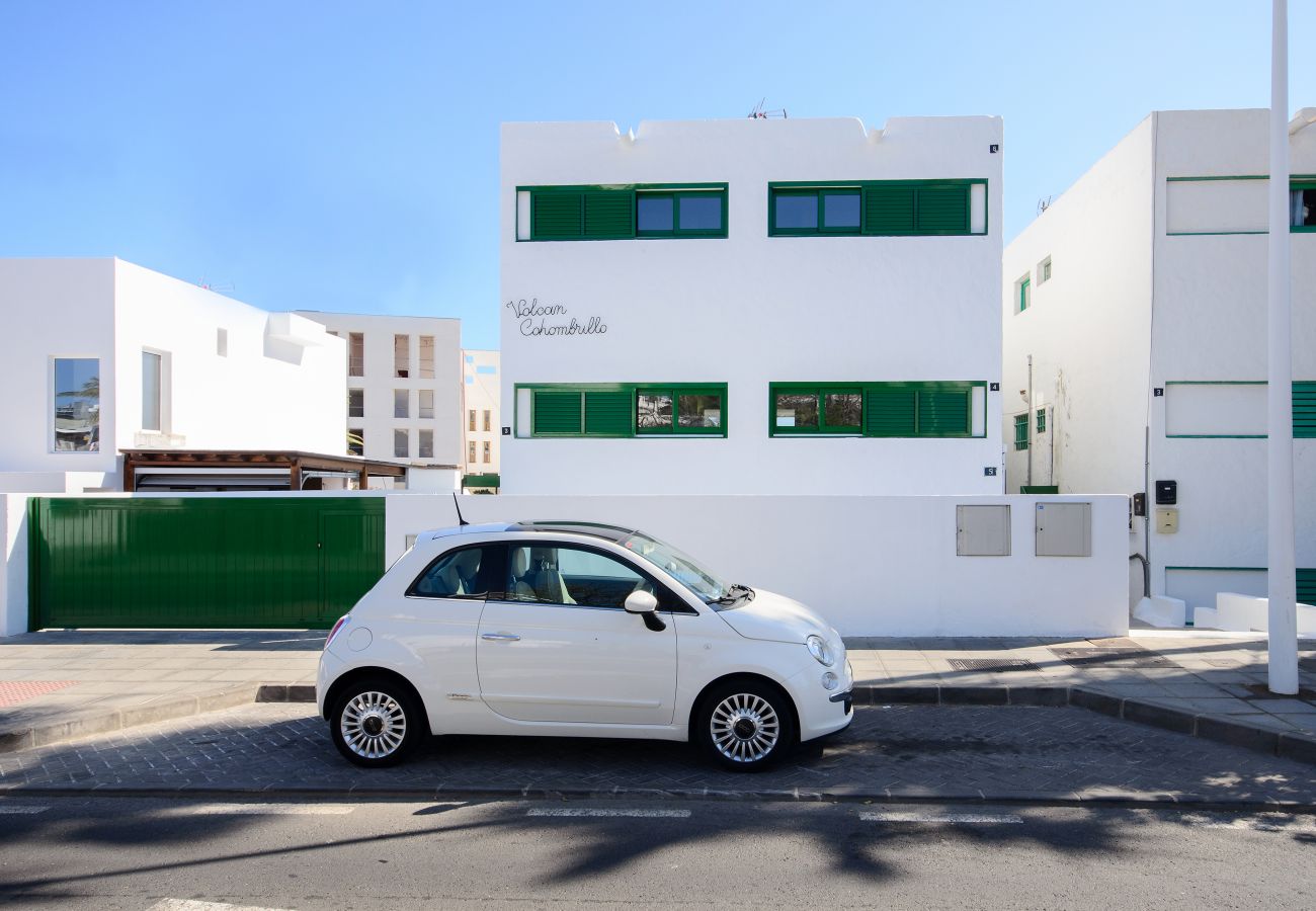 House in Puerto del Carmen - Blue Volcano - 200 from the beach-access to Fariones' sport center ( heated pool, sauna and gym)