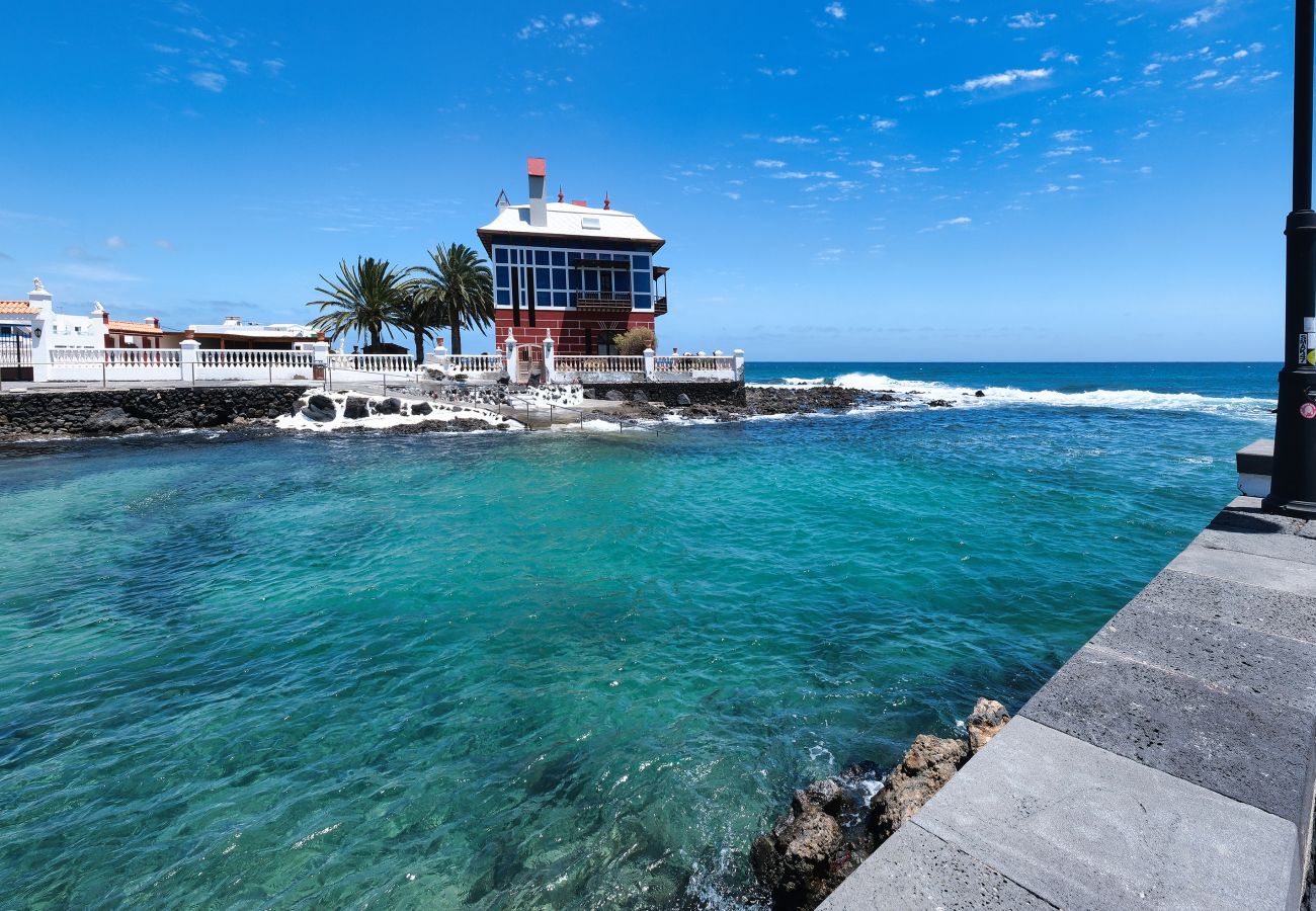 House in Arrieta  - Casa Aramén a few meters from the ocean