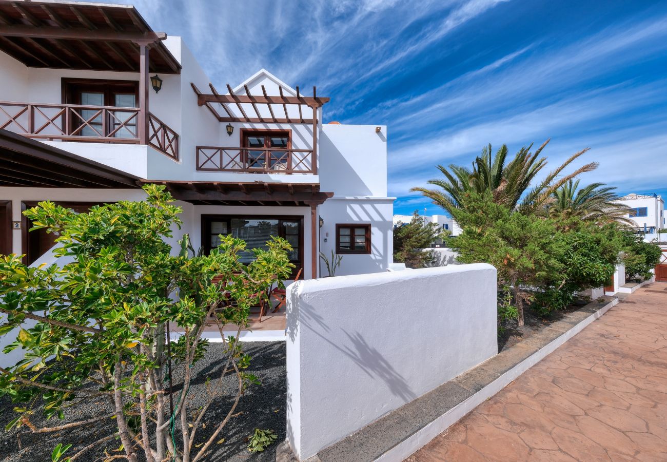 House in Playa Blanca - Casa Albi-shared pool