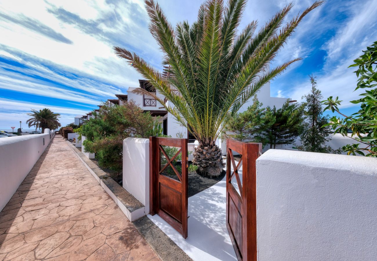 House in Playa Blanca - Casa Albi-shared pool