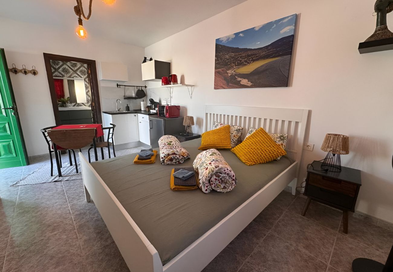 Rent by room in Tinajo - Casa NoPasaNada, estudio La Graciosa Sea View