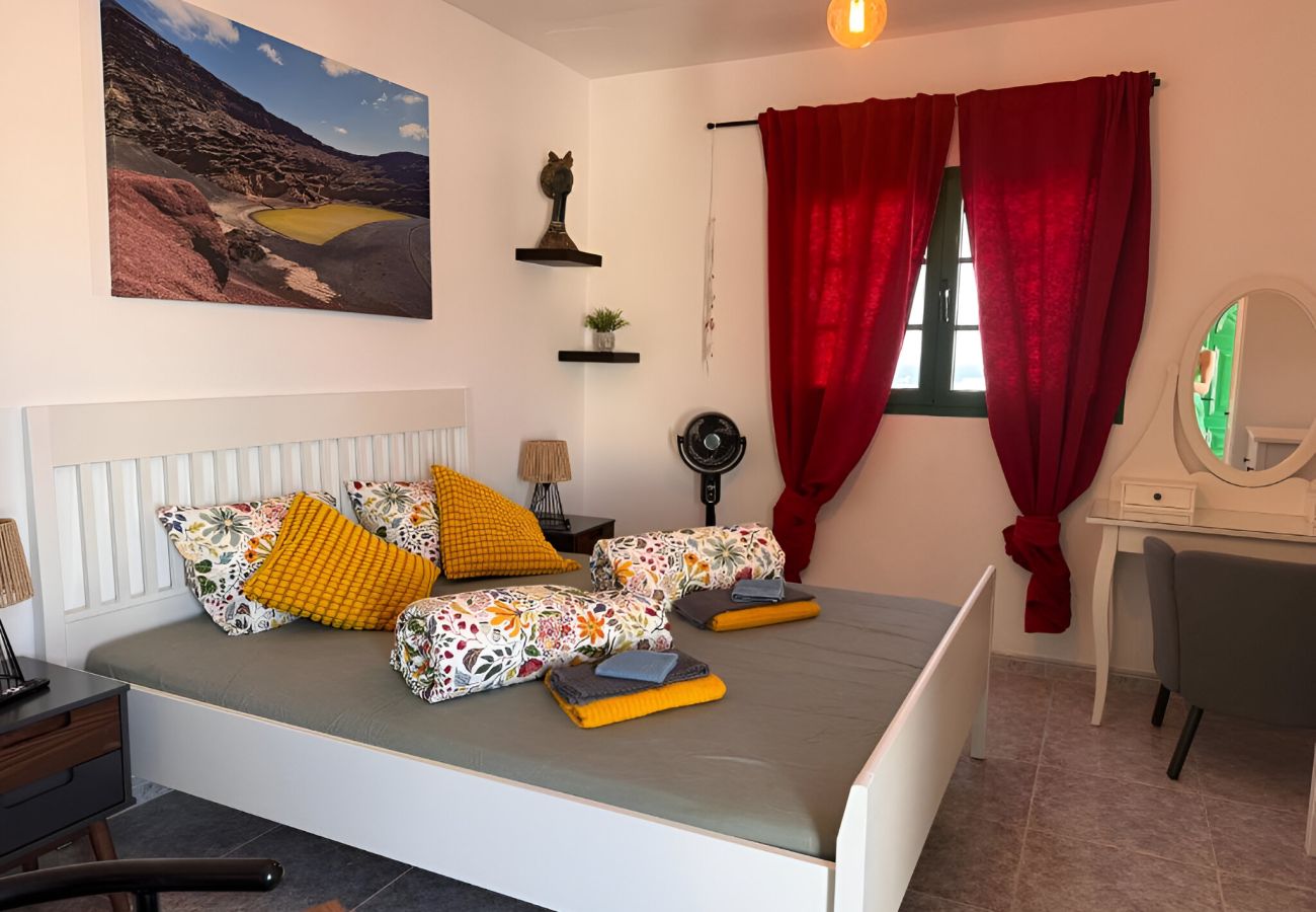 Rent by room in Tinajo - Casa NoPasaNada, estudio La Graciosa Sea View