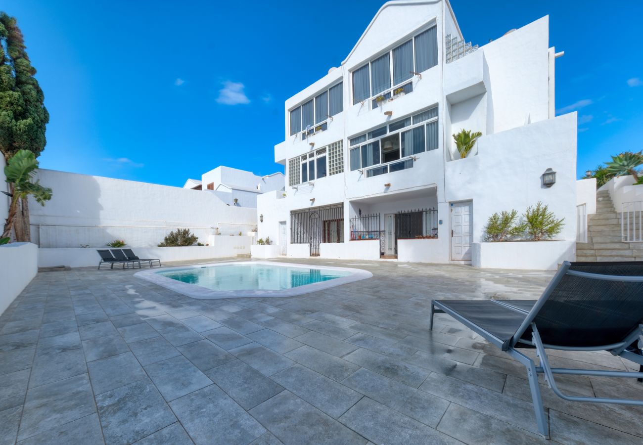 House in Arrecife - QUEEN VETUSTA -POOL VIEW 