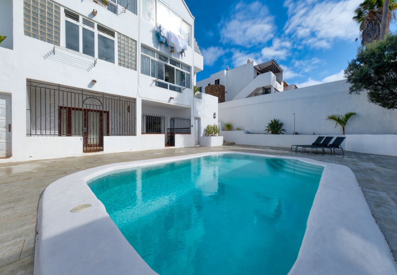 House in Arrecife - QUEEN VETUSTA -POOL VIEW 