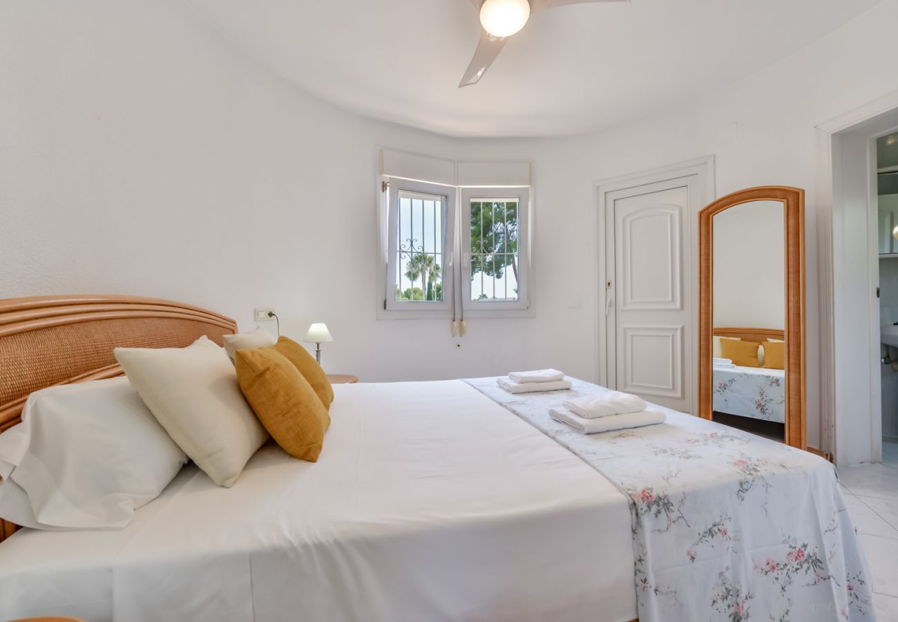 Villa à Moraira - SEBASTIAN, villa pour 4 pax à Moraira et piscine privée. wifi gratuit