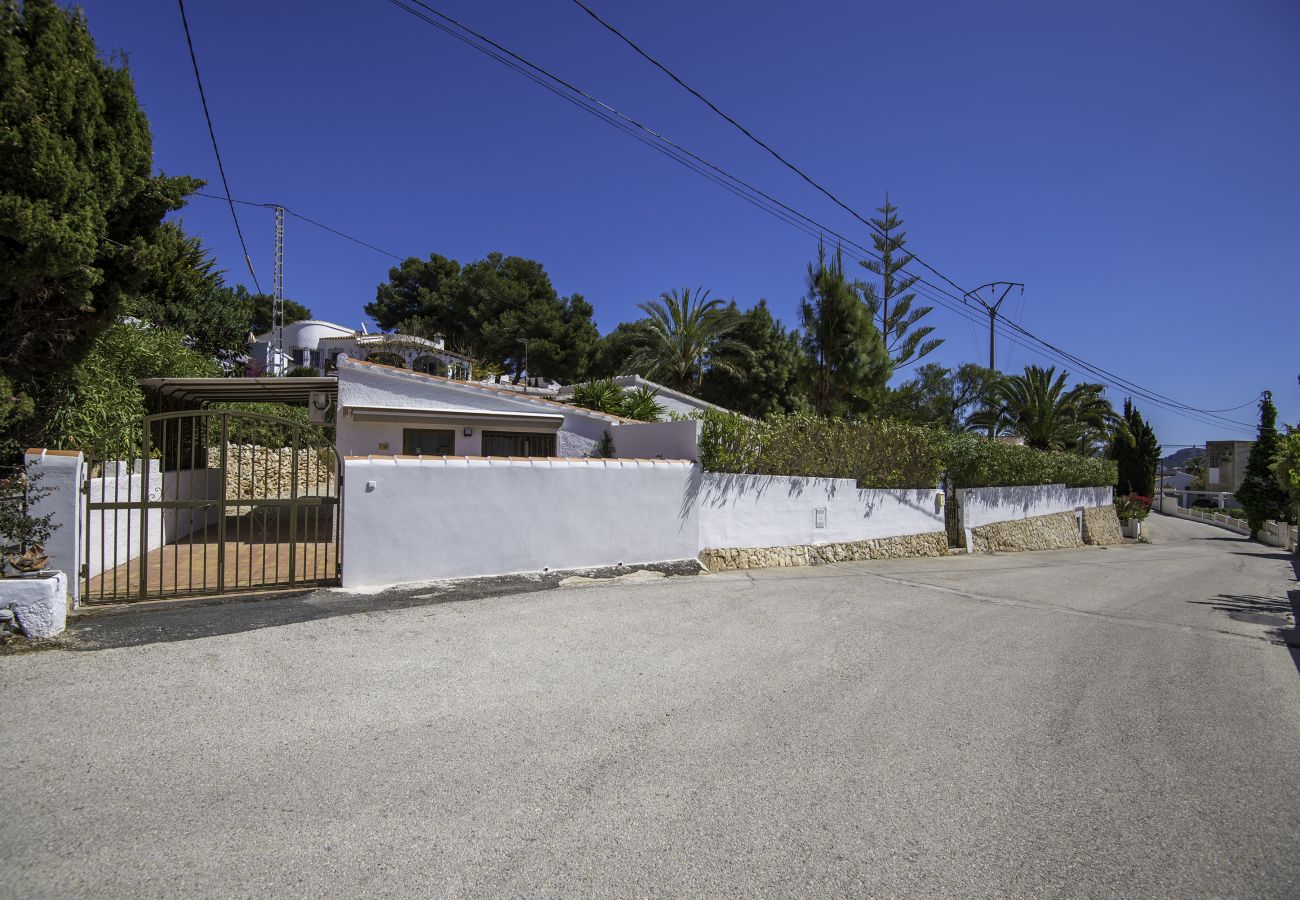 Villa à Moraira - Villa à louer à Moraira BENIALI, pour 6 pax avec piscine privée.