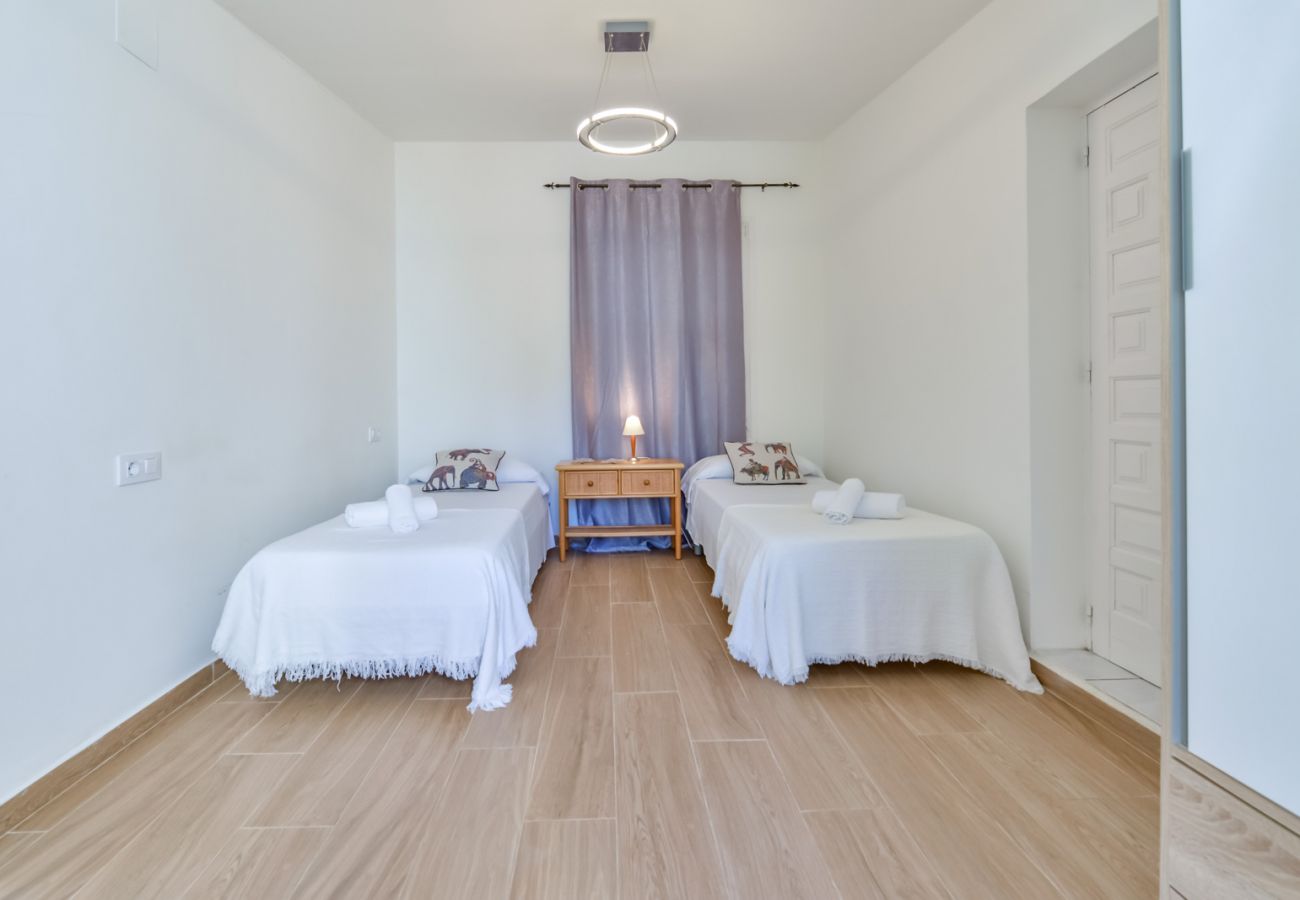 Villa à Moraira - Villa à louer à Moraira BENIALI, pour 6 pax avec piscine privée.