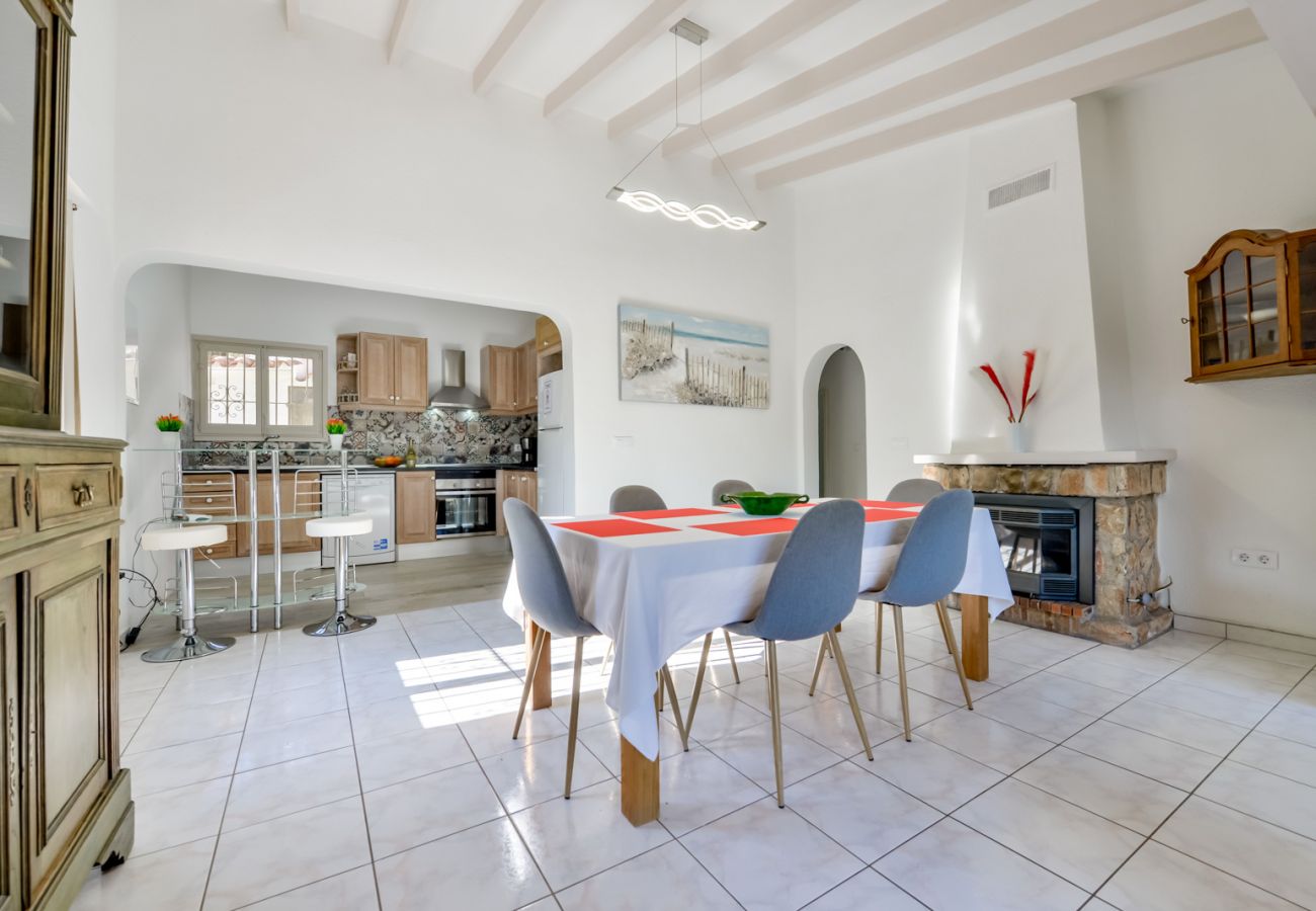 Villa à Moraira - Villa à louer à Moraira BENIALI, pour 6 pax avec piscine privée.