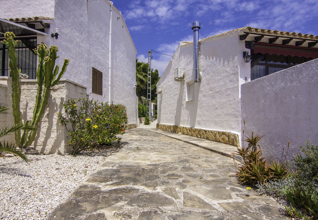 Bungalow à Moraira - MEU LAR, Bungalow confortable idéal pour les couples, près de la plage