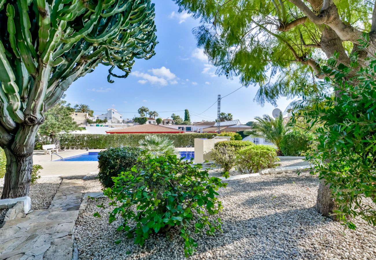 Bungalow à Moraira - MEU LAR, Bungalow confortable idéal pour les couples, près de la plage