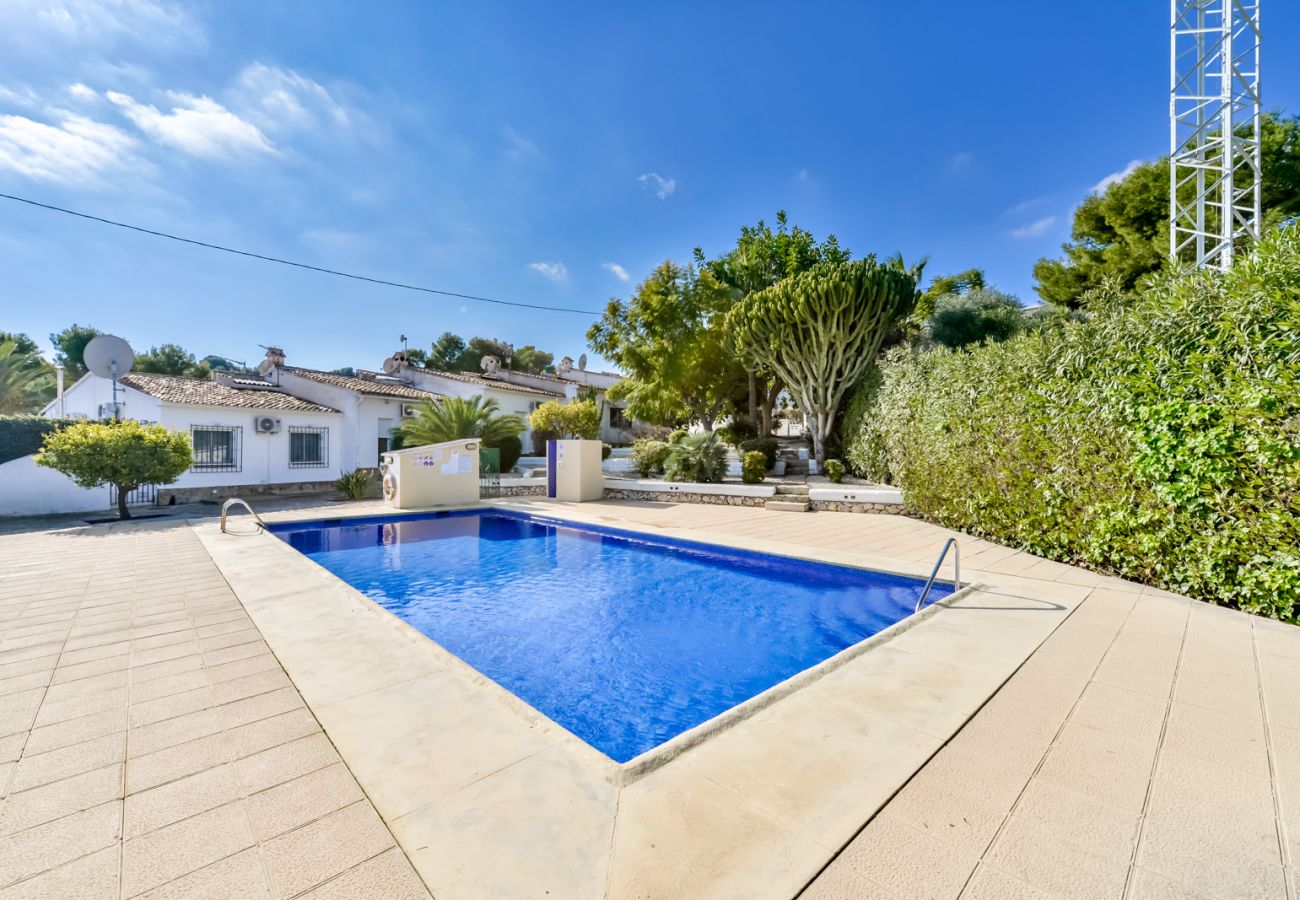 Bungalow à Moraira - MEU LAR, Bungalow confortable idéal pour les couples, près de la plage