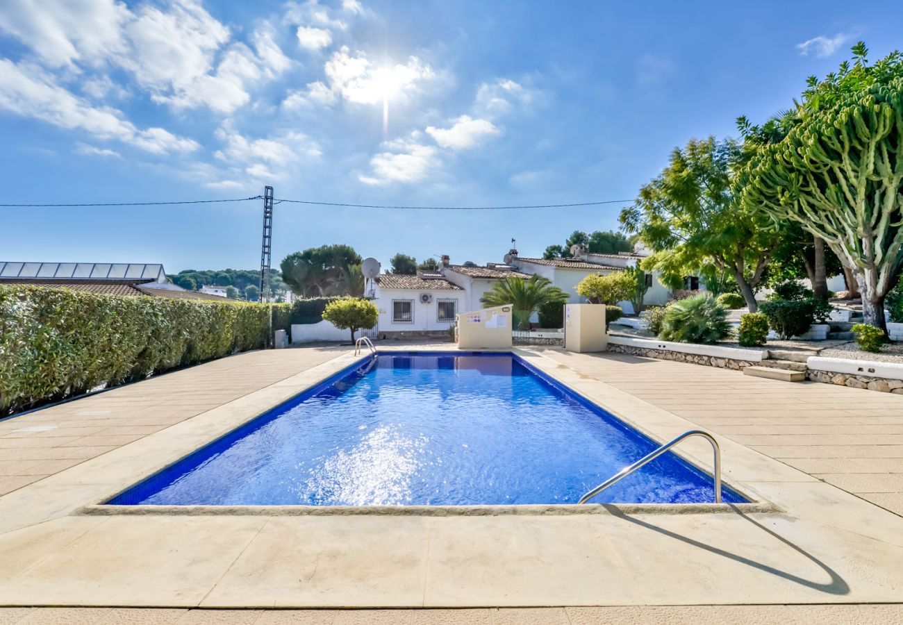 Bungalow à Moraira - MEU LAR, Bungalow confortable idéal pour les couples, près de la plage