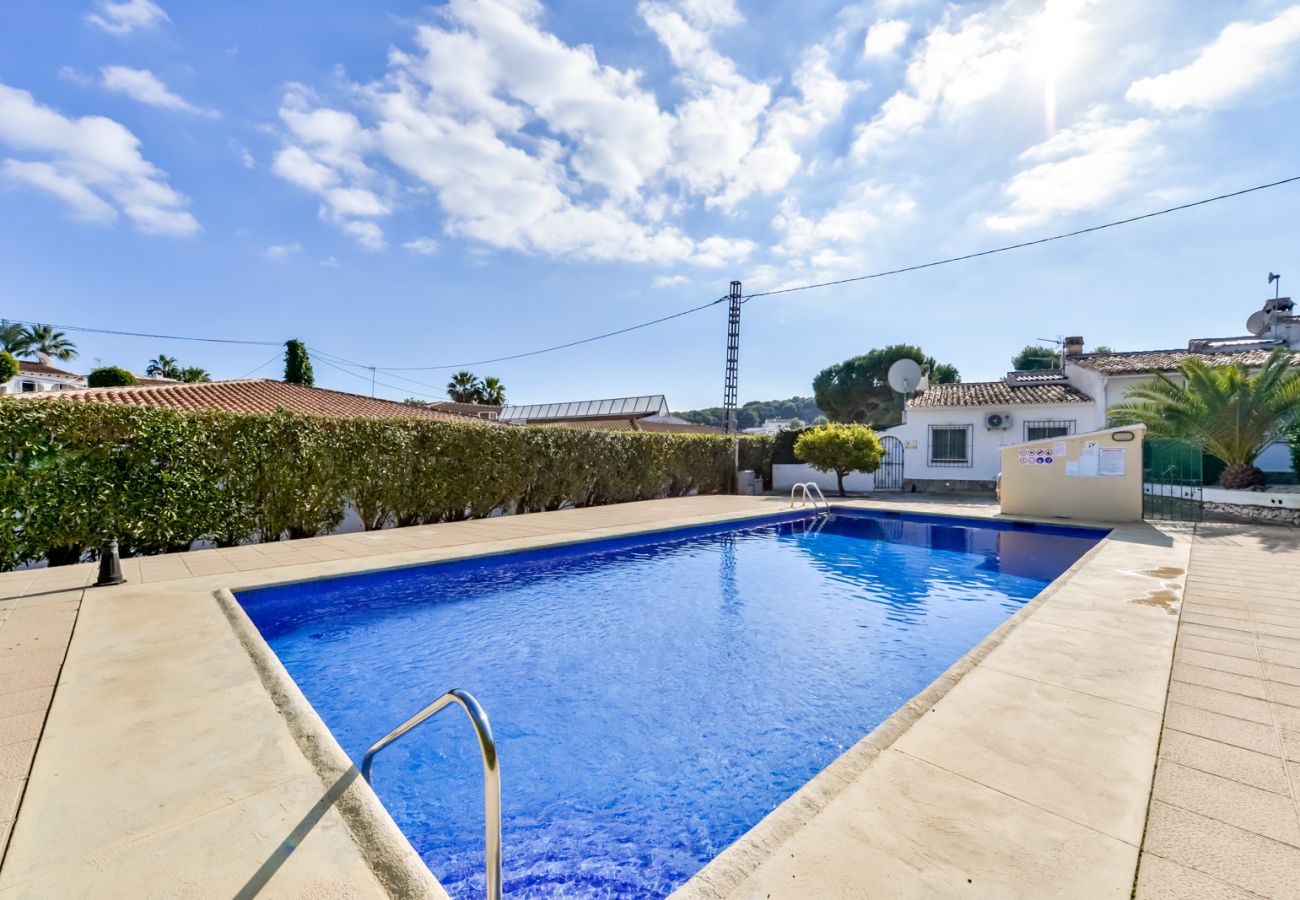 Bungalow à Moraira - MEU LAR, Bungalow confortable idéal pour les couples, près de la plage