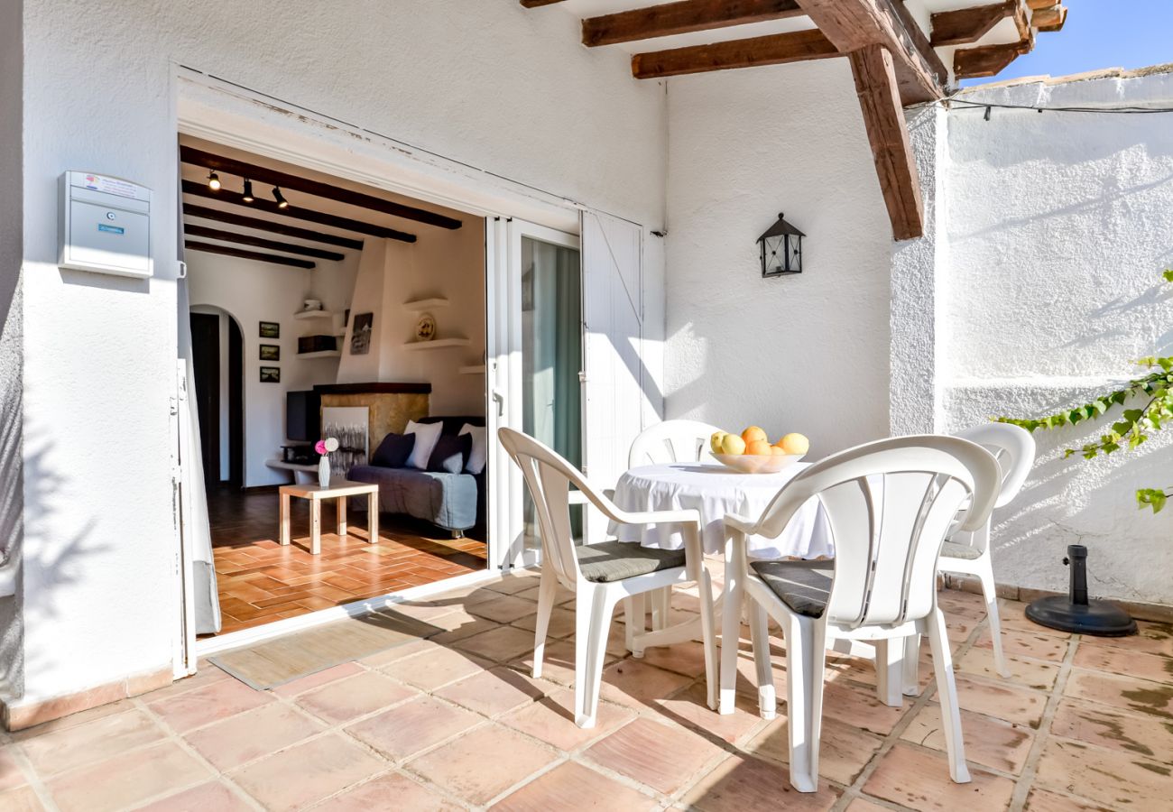 Bungalow à Moraira - MEU LAR, Bungalow confortable idéal pour les couples, près de la plage