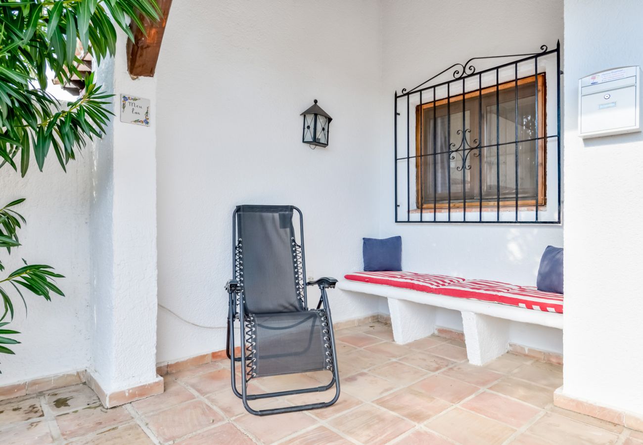 Bungalow à Moraira - MEU LAR, Bungalow confortable idéal pour les couples, près de la plage