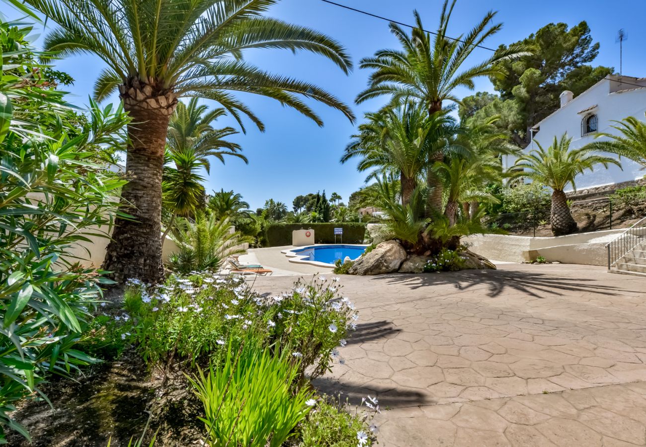 Bungalow à Moraira - SAN JAIME, joli bungalow à Moraira pour 4 adultes et 2 enfants avec piscine commune et wifi gratuit