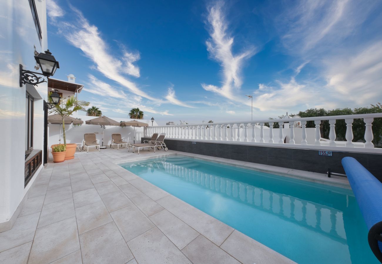 Villa à Puerto del Carmen - Fantastique villa avec piscine privée chauffée