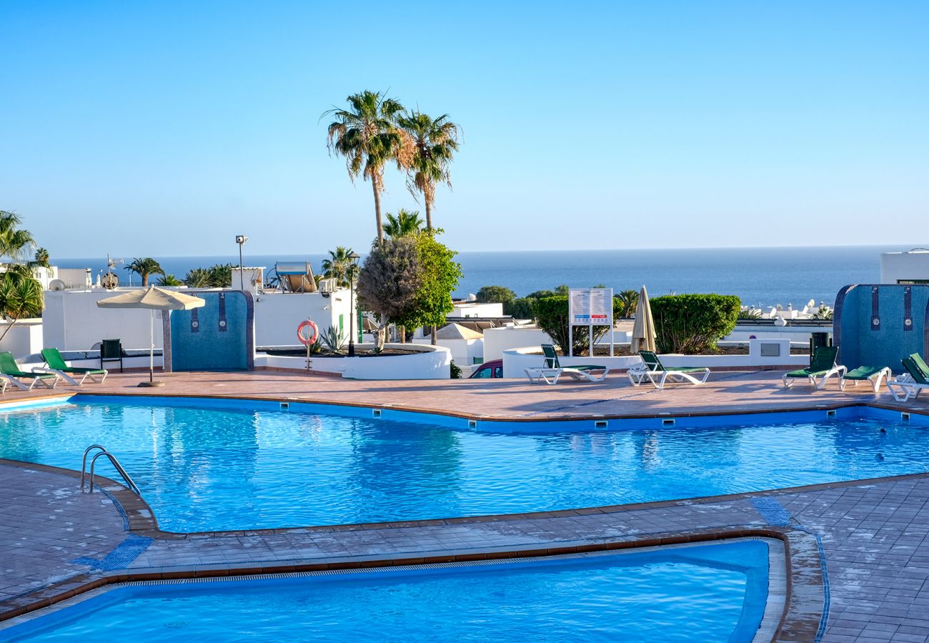 Maison à Puerto del Carmen - Sky and Sea Loma Verde, piscine, grande terrasse avec vue sur la mer