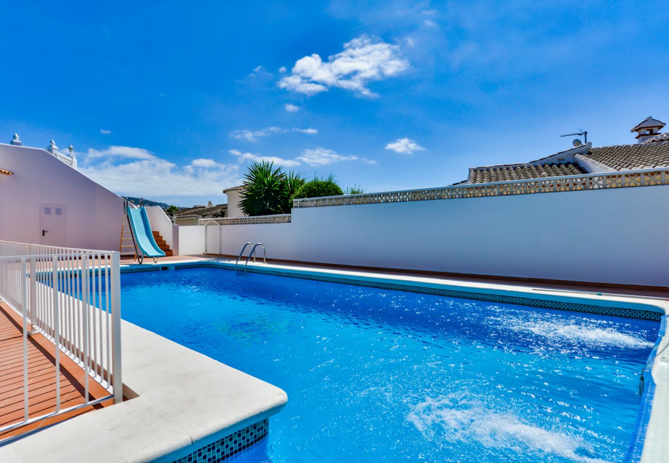 Villa à Moraira - Villa à louer à Moraira LOLA, pour 9 pax avec piscine privée, idéale pour les familles.