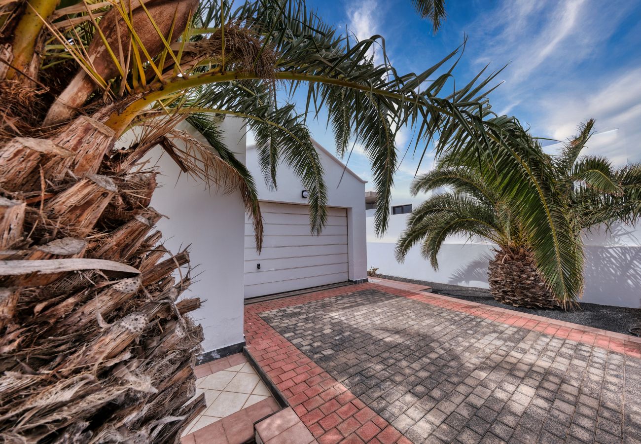 Maison à Puerto Calero - Casa Guayre - piscine privée, barbecue, espace détente, climatisation 