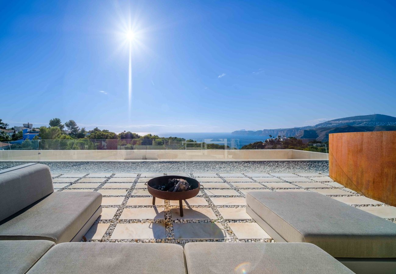 Villa à Javea - Villa Iris Javea, avec Piscine à Débordement et Vue sur la Mer